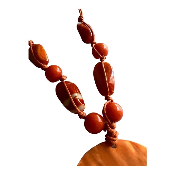 VINTAGE orange Beaded Necklace with Mother of Pearl Shell 8” - Picture 10 of 12